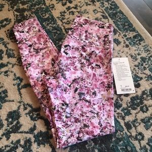 NWT lululemon wunder under luxtreme size 6